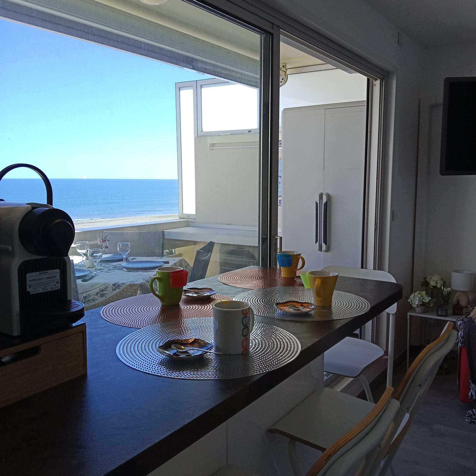 Superbe T2 Parking Wifi Climatise Face Et Piscine - 4 Etoiles * Canet-en-Roussillon