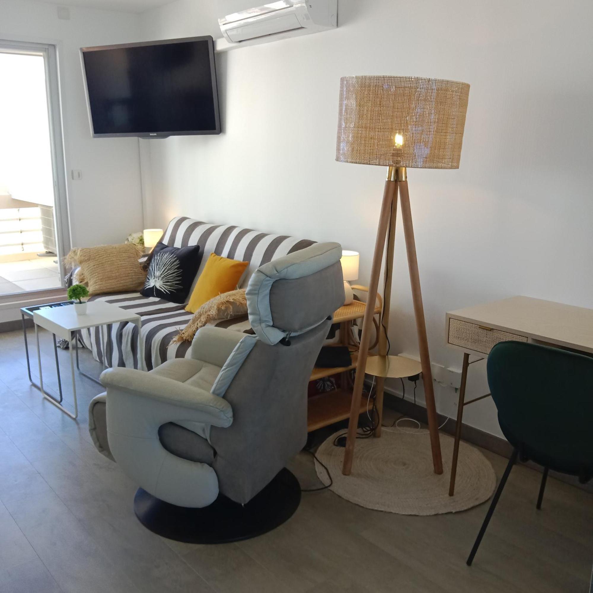 Apartment Superbe T2 Parking Wifi Climatise Face Et Piscine - 4 Etoiles Canet-en-Roussillon