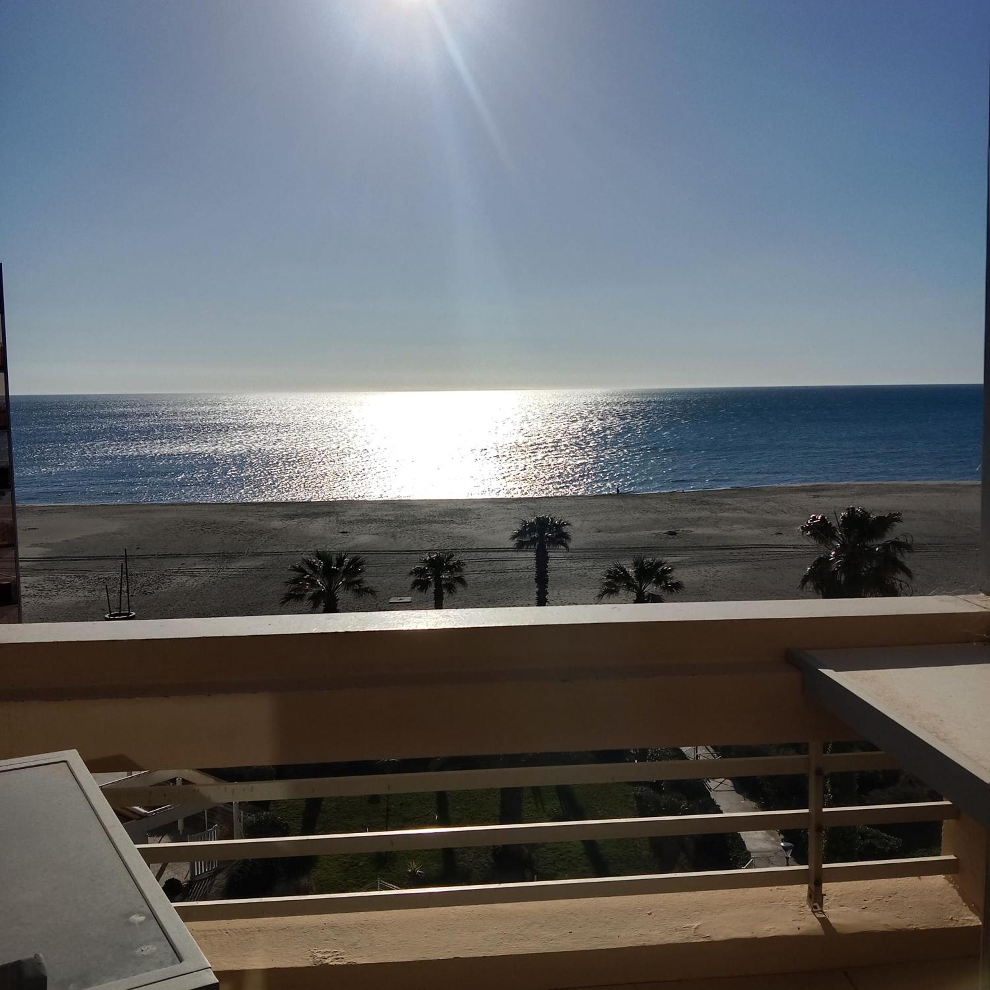 Superbe T2 Parking Wifi Climatise Face Et Piscine - 4 Etoiles Apartment